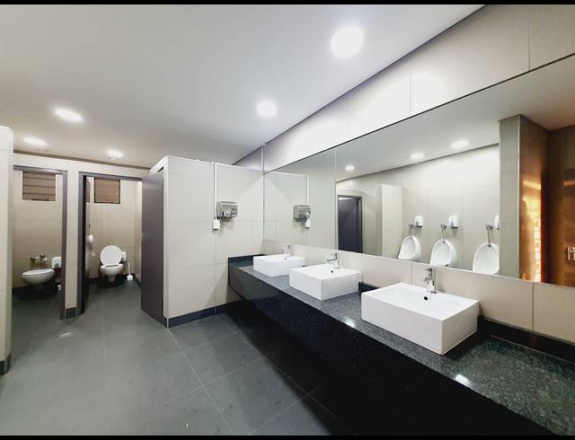 429M² SHOWROOM TO LET IN HALFWAY HOUSE
